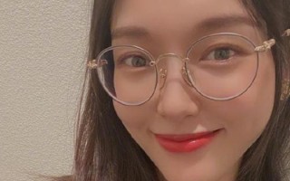 脸小脸瘦戴什么眼镜，脸瘦小的人戴什么眼镜
